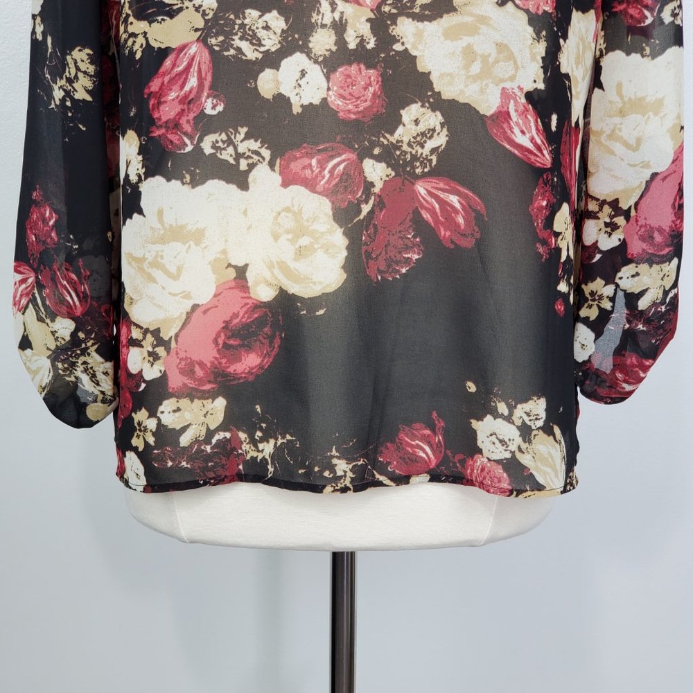 LOFT Outlet Sheer to Semi-Sheer Floral Feminine Button Up Top Blouse Size M - Picture 8 of 11
